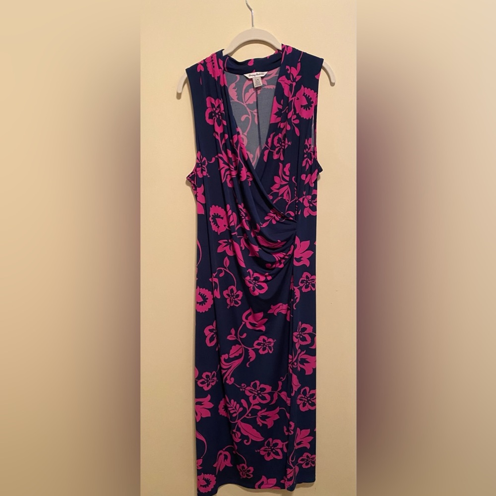 Tommy Bahama maxi dress size Large luau ready!  Navy and fuchsia floral